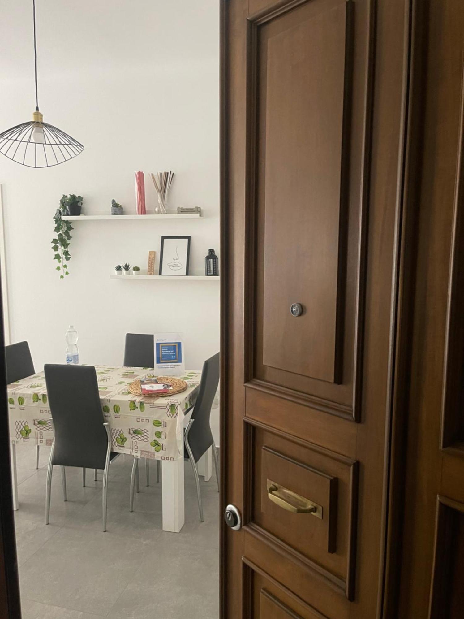 Deluxe Apartment Self Check In Parking Генуя Экстерьер фото