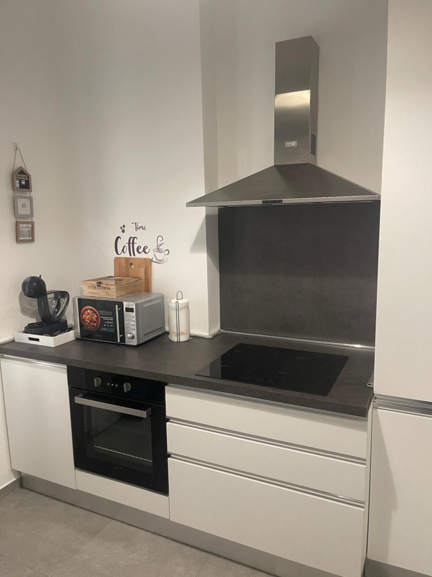 Deluxe Apartment Self Check In Parking Генуя Экстерьер фото